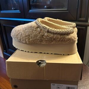 UGG Tazz Curly Genuine Shearling Platform Slipper
